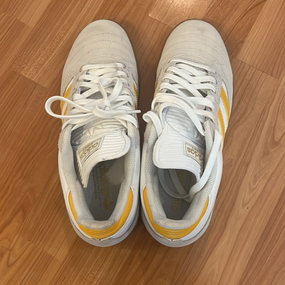 Like new adidas Originals Busenitz Shoes Crystal White Yellow Gum. Men’s size 8. - Picture 5 of 13